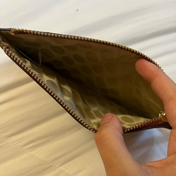 Kate Spade Wristlet - Picture 2 of 2